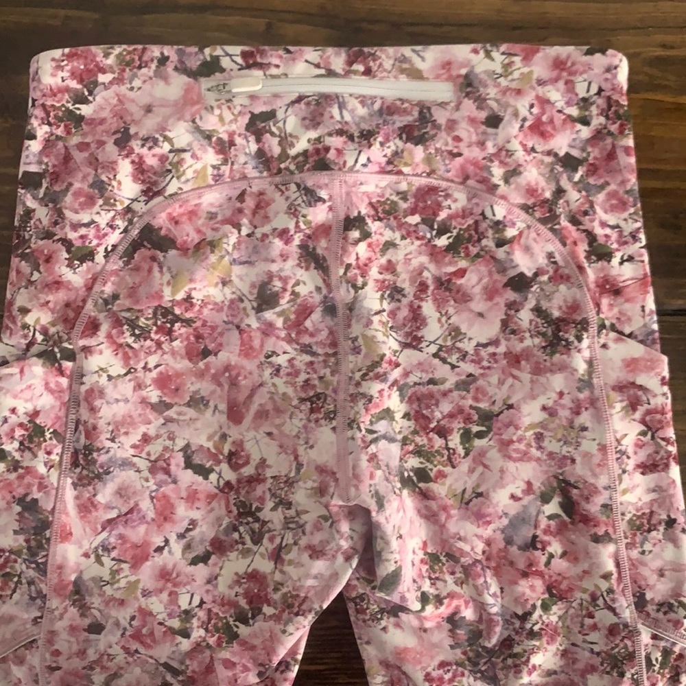 Lululemon floral crop leggings